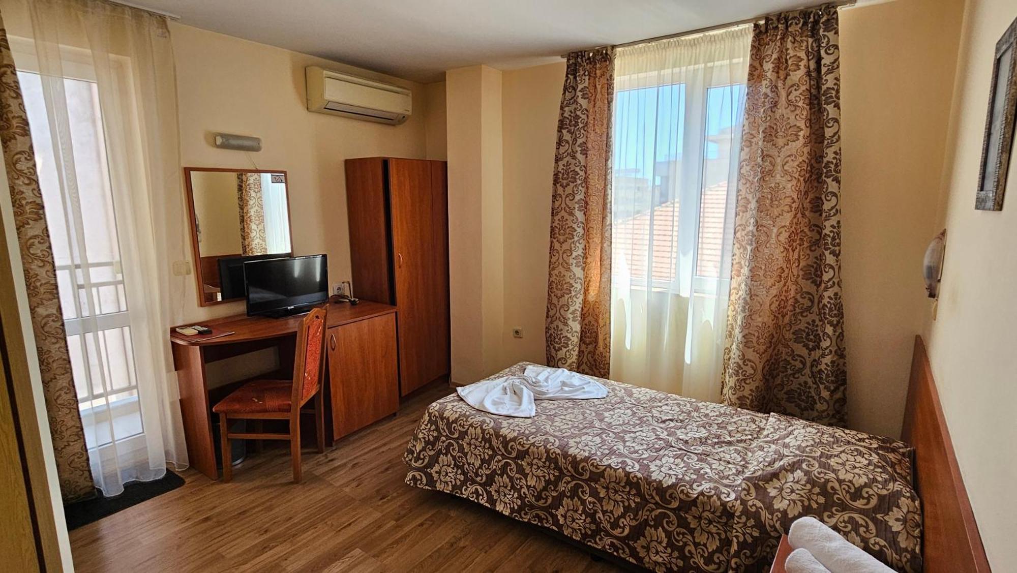 Caprice Family Hotel Varna Eksteriør billede