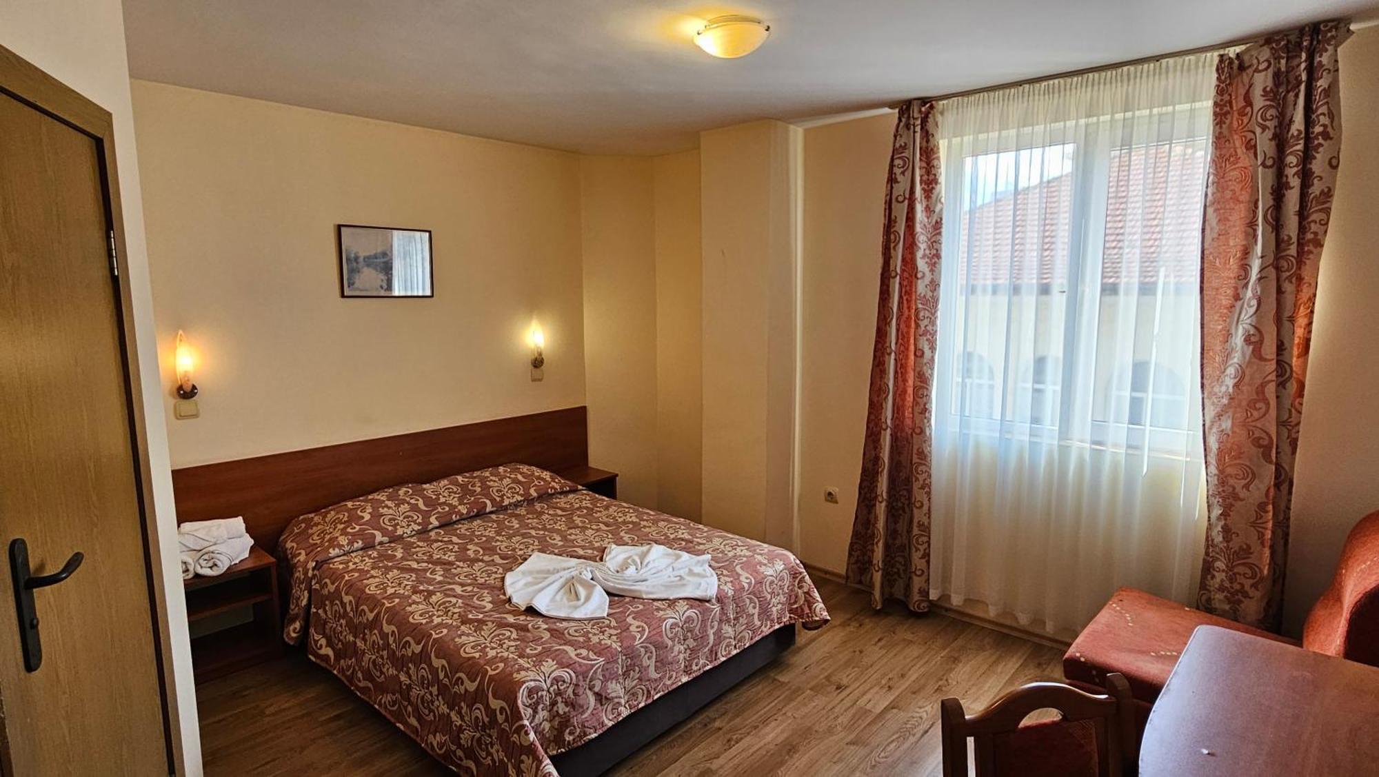 Caprice Family Hotel Varna Eksteriør billede